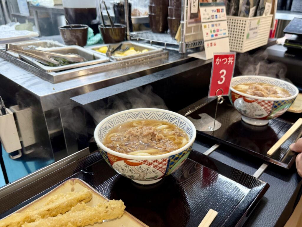広島市西区どんどん商工センター店のレジカウンター
