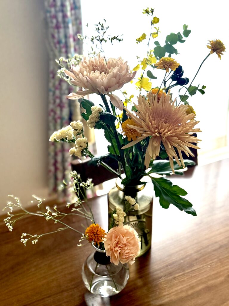 お花の通販アプリFLOWERで購入した重陽の節句のおまかせブーケ（菊の花）