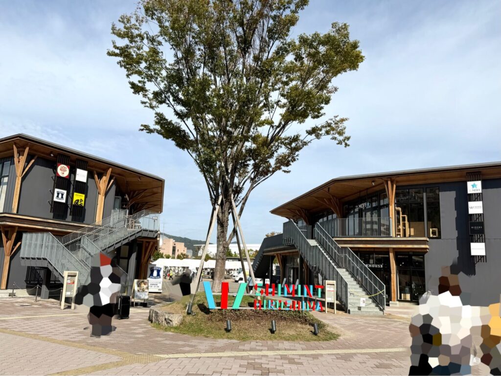 海辺のカモメ市の入り口・シミント広島